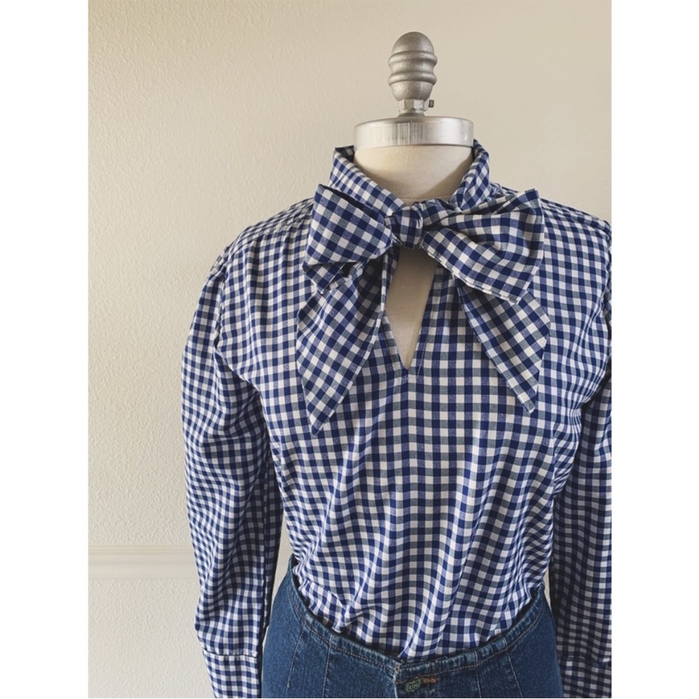 Gingham long sleeve blouse with neckline tie